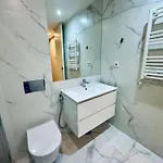 The Well Apartment, Sao Vicente 86 *